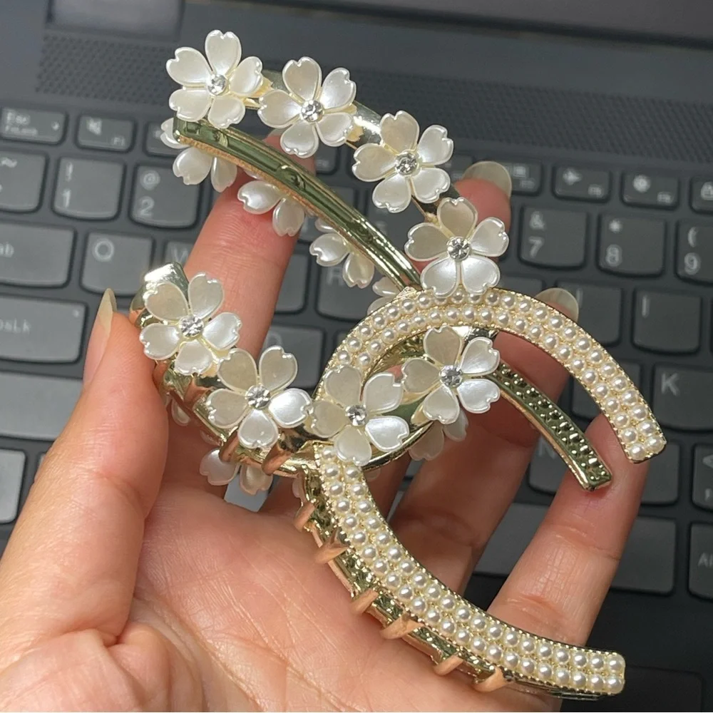 Brand new high-quality flower hair clip